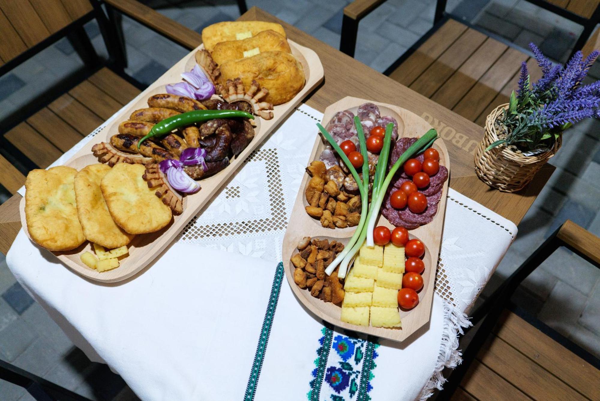 Flori De Tei Maramures Săcel Екстериор снимка