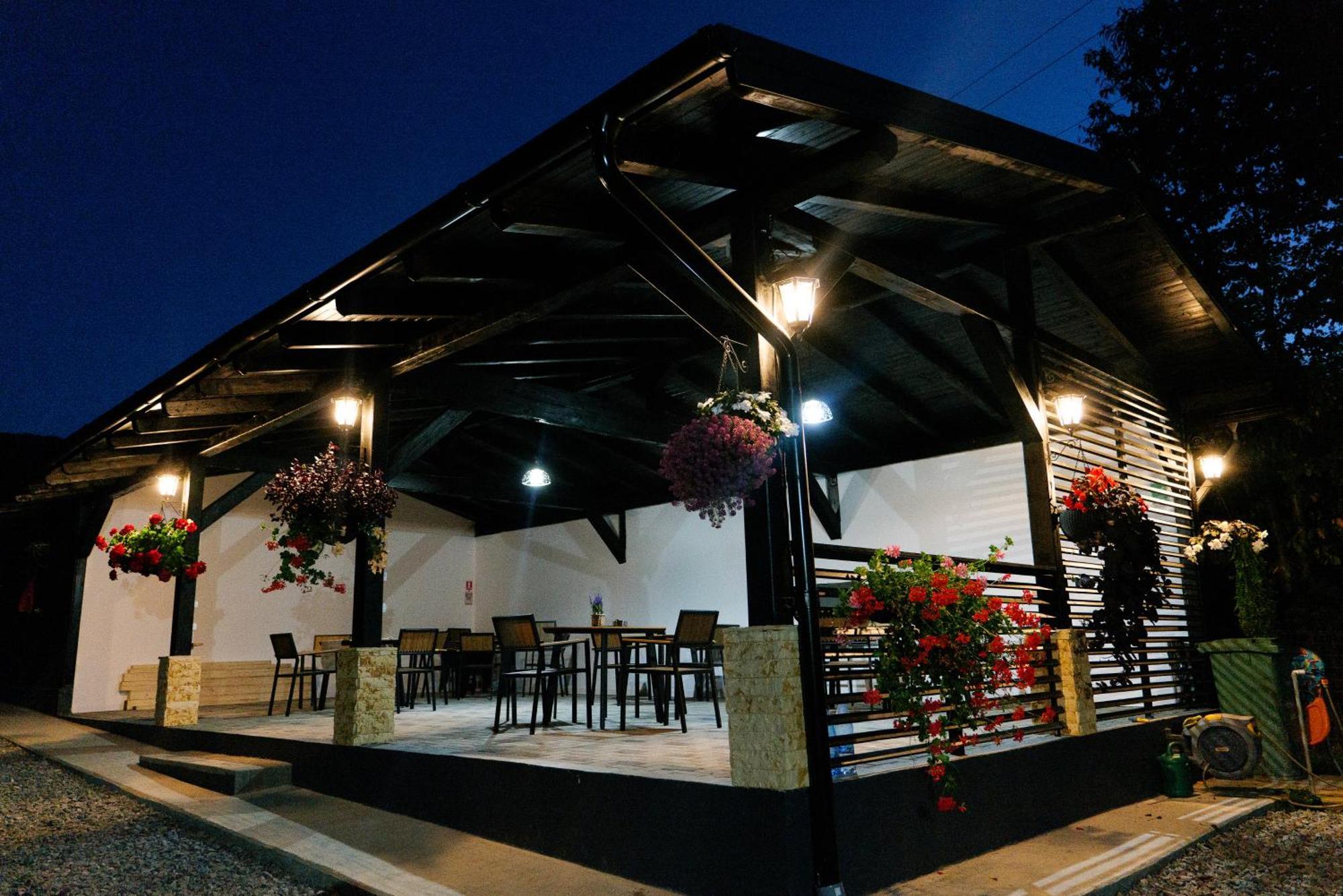 Flori De Tei Maramures Săcel Екстериор снимка